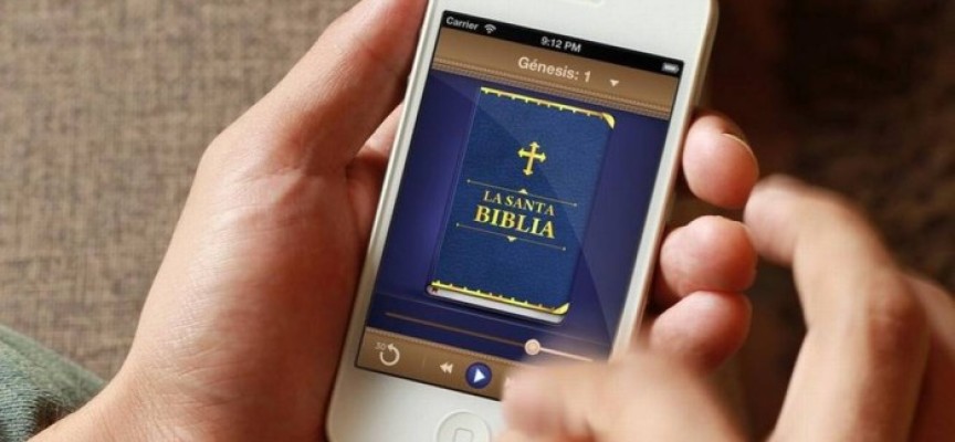 Insolito: Un ateo gana $100.000 dólares al año vendiendo Biblias